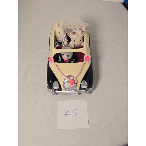 Sylvanian Families Wedding Bride and Groom Set Calico Critters Bunnies Car - Picture 1 of 10
